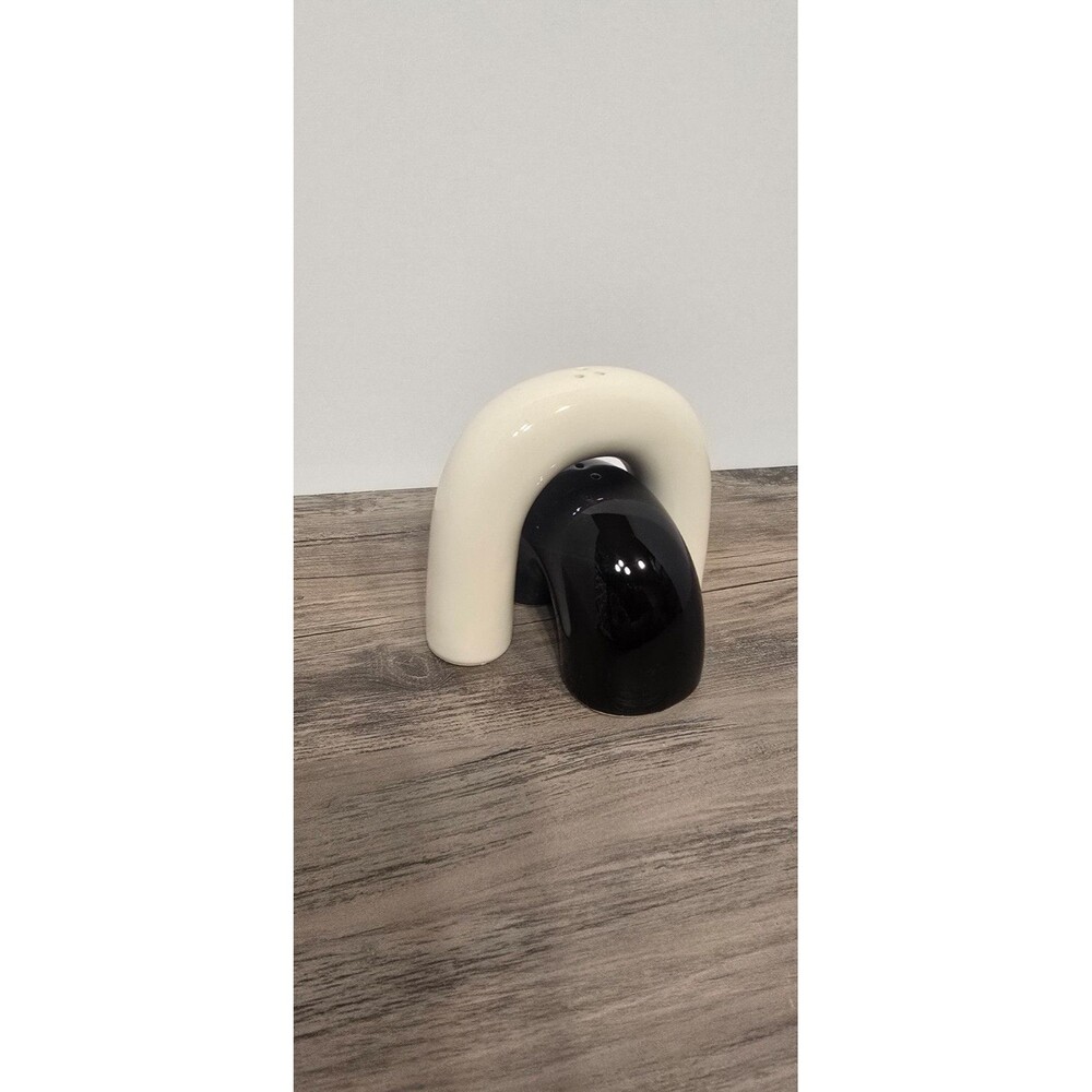 Salt Pepper Shakers Black White Arches. NEW Set Of 2.